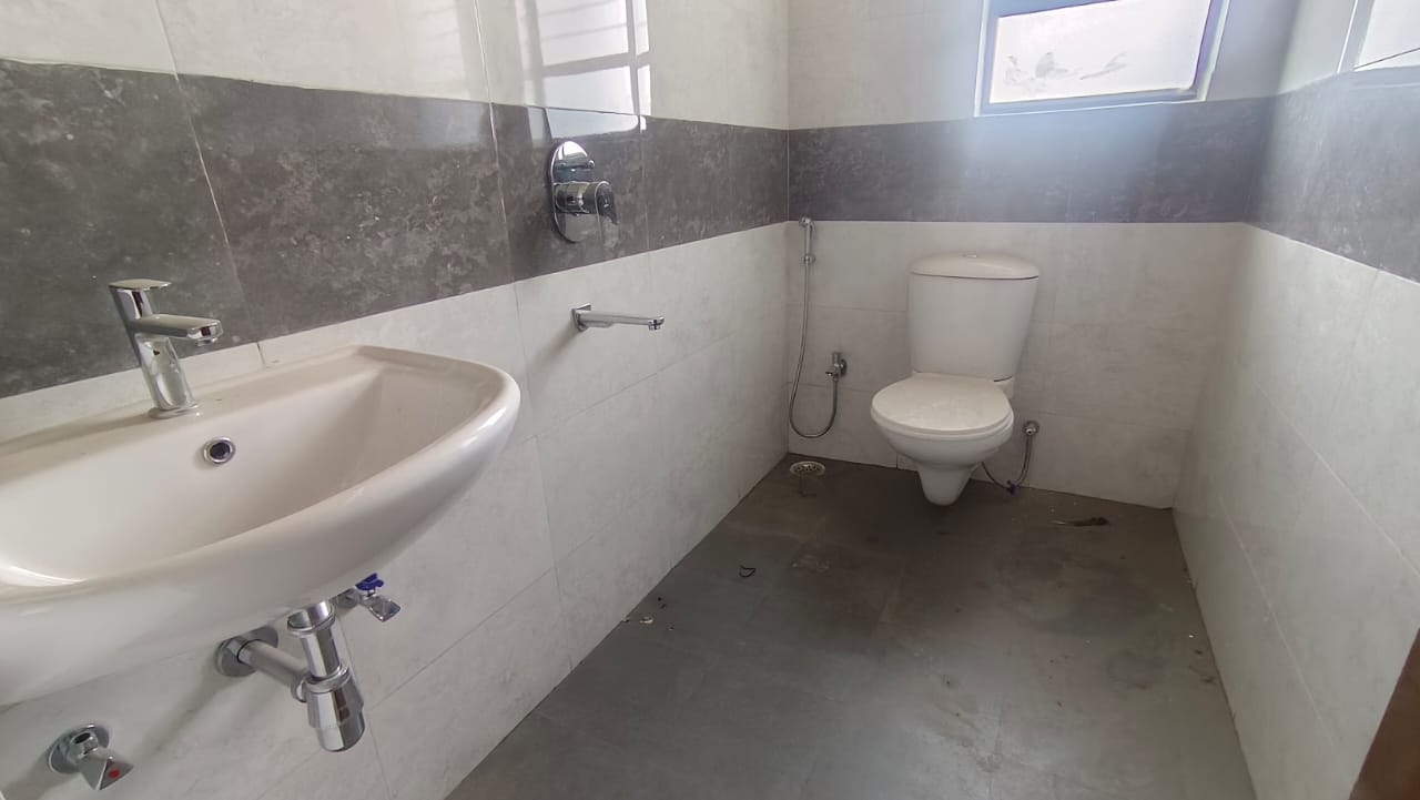 Unfurnished 3bhk in Kahilipara, Guwahati, Assam, India for Rent